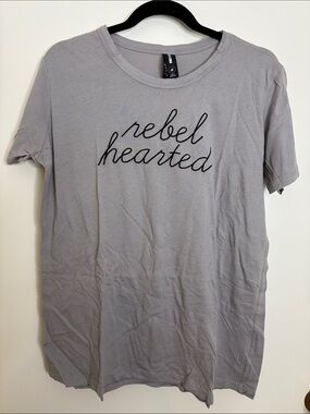 Agnes & Dora Light Gray 'rebel hearted' Short Sleeve Tee